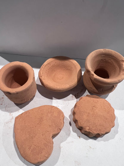 150 grams of clay mini figures